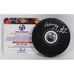 WAYNE GRETZKY SIGNED PUCK WITH COA STICKER