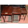 Image 1 : SET OF 3 TABLES