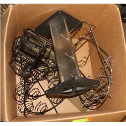 LOT OF MISCELLANEOUS ITEMS:  CUPCAKE HOLDER,