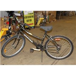 CCM 15 SPEED BIKE 26" WHEELS