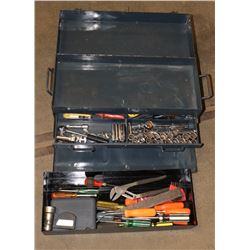 2 DRAWER TOO CHEST WITH TOOLS.