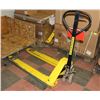 Image 1 : PALLET JACK