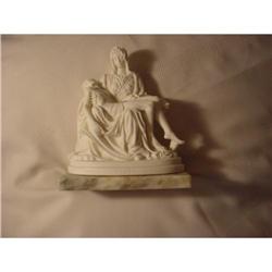 Pieta statue #862925