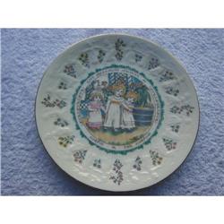 ROYAL DOULTON PLATE #863240