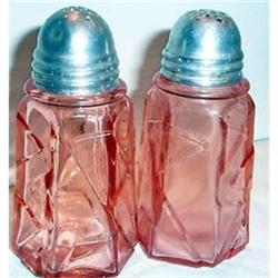 Pair Pink Cracked Ice Decorated Shakers #863263