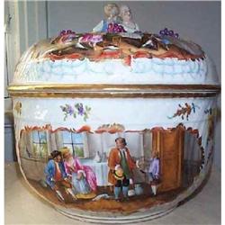 LARGE MEISSEN LIDDED TUREEN CIRCA 1850 #886899