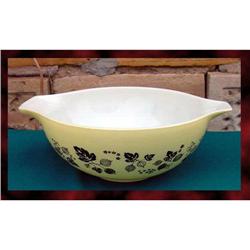 Pyrex Cinderella bowl Gooseberry pattern #444 #916601
