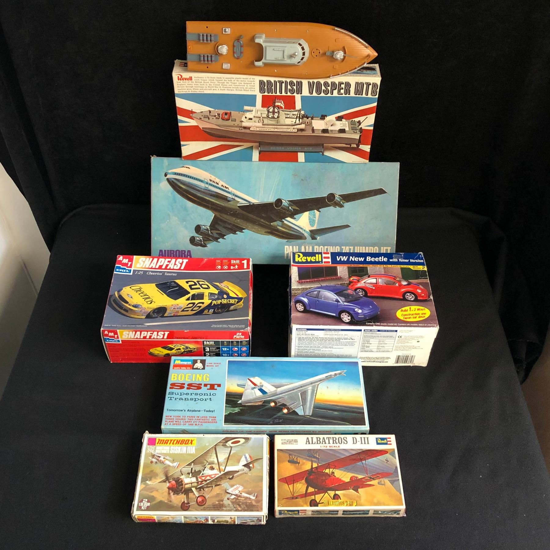 UNASSEMBLED MODEL KIT LOT