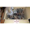 Image 1 : Box with contain