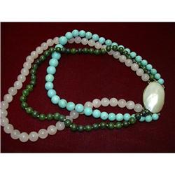 3 COLOR GEMSTONE NECKLACE W/ LARGE MOP CLASP #863975