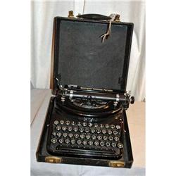 Remington Noiseless PortableTypewriter in CASE #902189