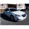 Image 2 : C6 --  2013 CHRYSLER 200 , White , 231316  KM's