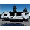 Image 8 : 0B --  2013 CROSSROADS 28 BH MAPLE COUNTRY CAMPING TRAILER