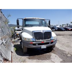 2006 INTERNATIONAL 4200 BOX TRUCK