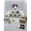 Image 1 : A COLLECTION OF 9KT, 10KT AND 14KT YELLOW GOLD AND WHITE GOLD ITEMS, SUITABLE FOR RE-PURPOSING,