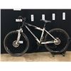 Image 1 : BLACK AND GREY ROCKY MOUNTAIN SOUL 24 SPEED FRONT SUSPENSION MOUNTAIN BIKE WITH FRONT AND REAR DISC