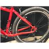 Image 2 : RED SPECIALIZED HARDROCK SPORT 24 SPEED FRONT SUSPENSION MOUNTAIN BIKE, 79 CM STANDOVER HEIGHT