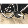 Image 3 : BROWN SCHWINN HYDRA 24 SPEED FRONT SUSPENSION HYBRID TRAIL BIKE, 80 CM STANDOVER HEIGHT