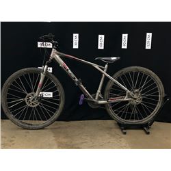 GREY GT AGGRESSOR 21 SPEED FRONT SUSPENSION MOUNTAIN BIKE WITH FRONT AND REAR DISC BRAKES, 79 CM