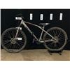 Image 1 : GREY GT AGGRESSOR 21 SPEED FRONT SUSPENSION MOUNTAIN BIKE WITH FRONT AND REAR DISC BRAKES, 79 CM