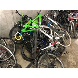 LOT OF ASSORTED NON-RIDEABLE/PARTS ONLY BIKES AND PARTS