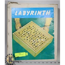 VINTAGE LABYRINTH TABLE TOP GAME