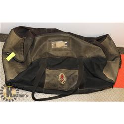 ZIP UP ROLLING DUFFLE BAG