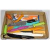Image 1 : FLAT OF ASSORTED KITCHEN KNIVES, MOSTLY STAINLESS