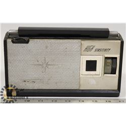 VINTAGE HIGH SENSITIVITY TRANSISTOR RADIO - WORKS
