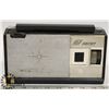 Image 1 : VINTAGE HIGH SENSITIVITY TRANSISTOR RADIO - WORKS