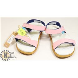 KIDS SANDALS SIZE 9