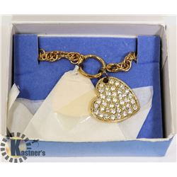 GOLD TONE HEART ACCENT BRACELET