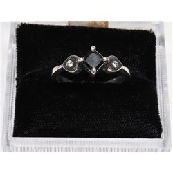 LADIES STERLING SILVER CZ RING SIZE 9