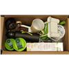 Image 1 : BOX OF KITCHENWARE INCL CUISINART COOKIE PRESS SET