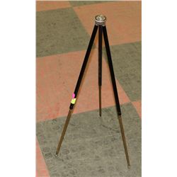 4FT W.GERMAN TRIPOD W/ EXTENDABLE BRASS LEGS