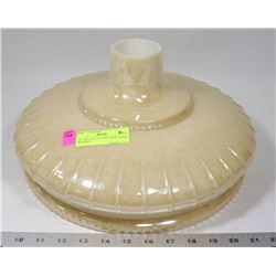 14" VINTAGE OIL LAMP WITH SHADE NO CHIPS