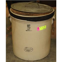 MEDALTA 5 GALLON CROCK (HAS CRACK)