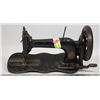 Image 1 : VINTAGE SINGER SEWING MACHINE