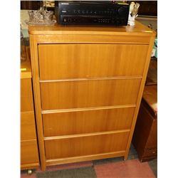 VINTAGE WOOD 4 DRAWER CHEST OF DRAWERS 30 X 17.5"