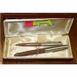 VINTAGE PARKER AND "51" PEN SET