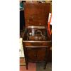 Image 1 : VINTAGE CONCERT PHONOGRAGH CABINET 19.5" X 20.5" X
