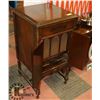 Image 2 : VINTAGE CONCERT PHONOGRAGH CABINET 19.5" X 20.5" X