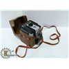 Image 1 : VINTAGE KODAK BROWNIE CAMERA WITH CASE