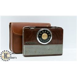 1940S RCA VICTOR PORTABLE TUBE RADIO