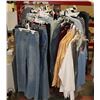 Image 1 : EXTRA LOT OF ASSORTED STORE CLOSURE CLOTHING