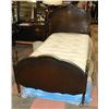 Image 1 : ANTIQUE ESTATE SINGLE SIZE BEDFRAME. FURNITURE