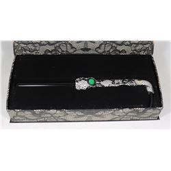 PRETTY YOUNG THING CLIP-FREE CURLING WAND