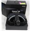 Image 1 : SAMSUNG GEAR VIRTUAL REALITY  WITH CONTROLLER