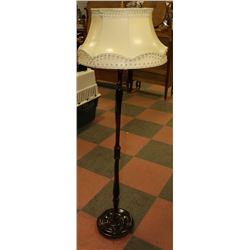 ESTATE VINTAGE WOOD FLOOR STANDING LAMP