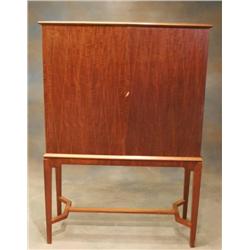 Serveringsskåp mahogny H 132 L 91 D 39